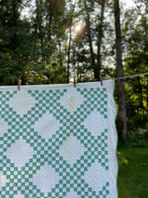 Load image into Gallery viewer, green - shamrock triple chain quilt
