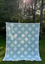 Load image into Gallery viewer, green - shamrock triple chain quilt
