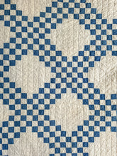 Load image into Gallery viewer, blue - ocean triple chain quilt
